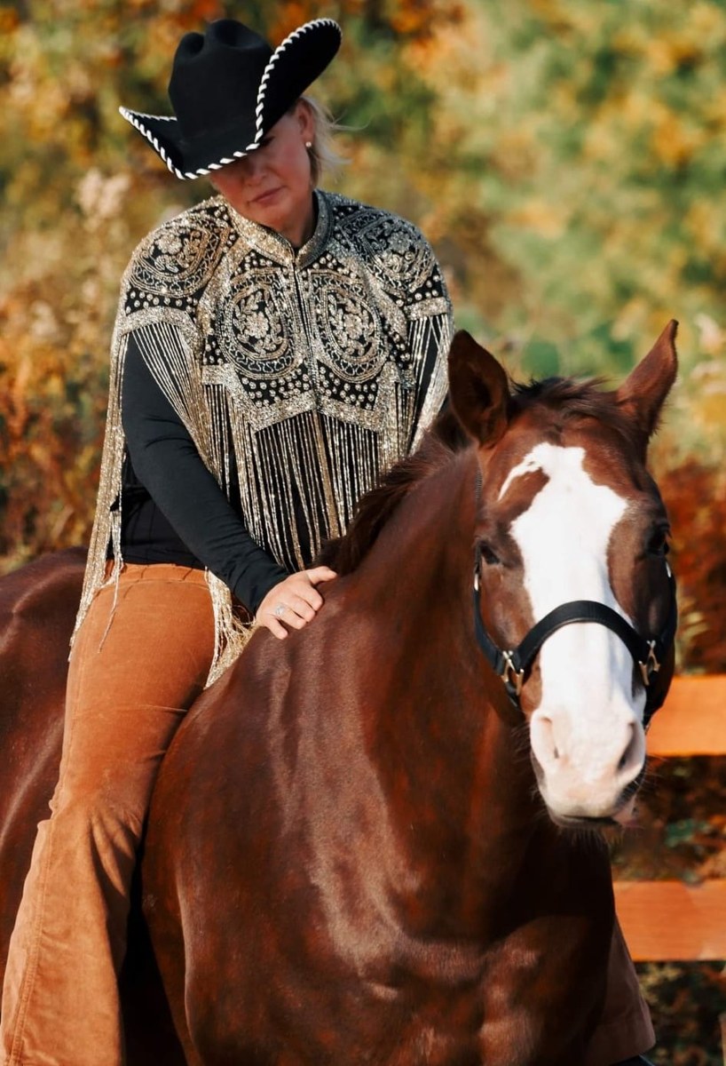 Wendy Washeleski with a chestnut horse